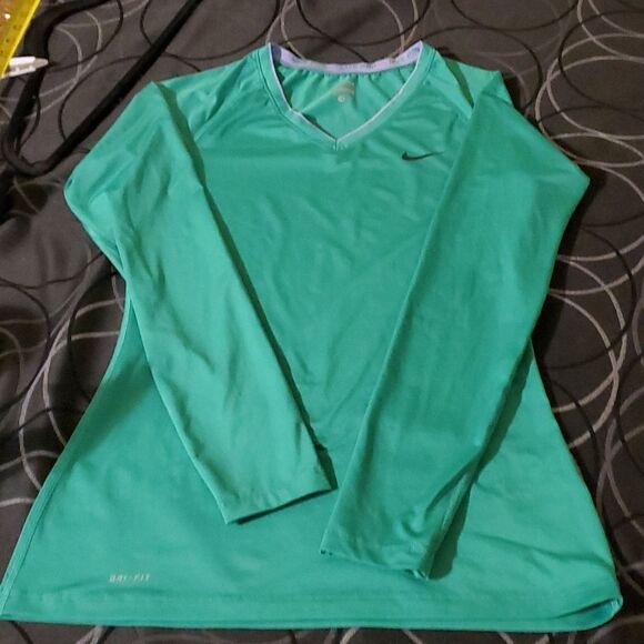 NIKE PRO SHIRT LONG SLEEVES  GREEN M - Picture 1 of 7